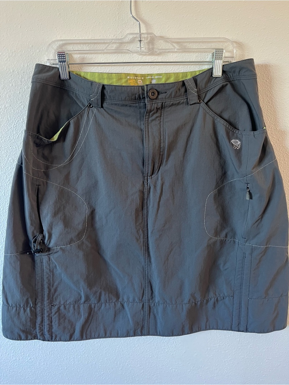 Mountain Hardwear Women's Gray Outdoor Mini Skirt with Lime Trim